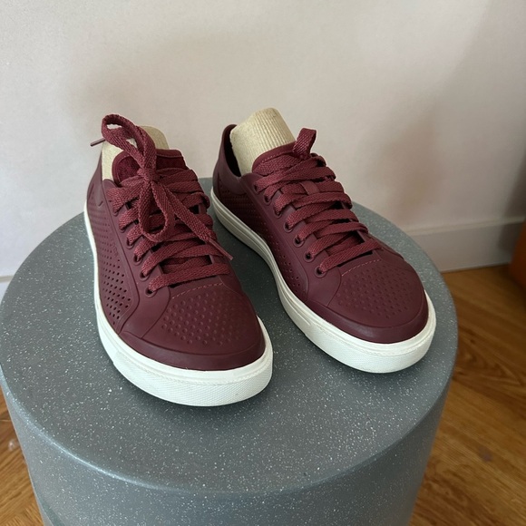 CROCS Burgundy Sneakers - Picture 1 of 5